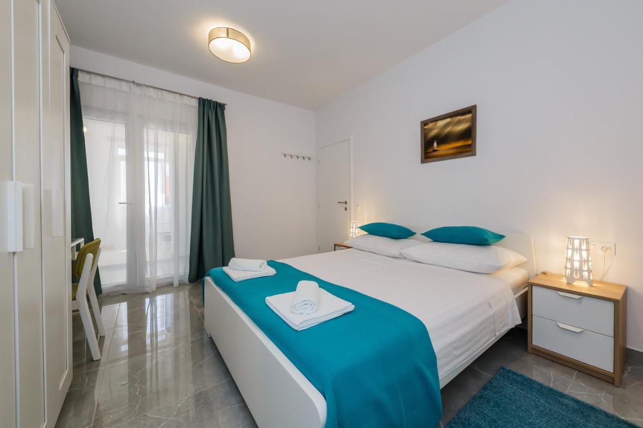 Apartmani Ujakovic Kastela Ngoại thất bức ảnh