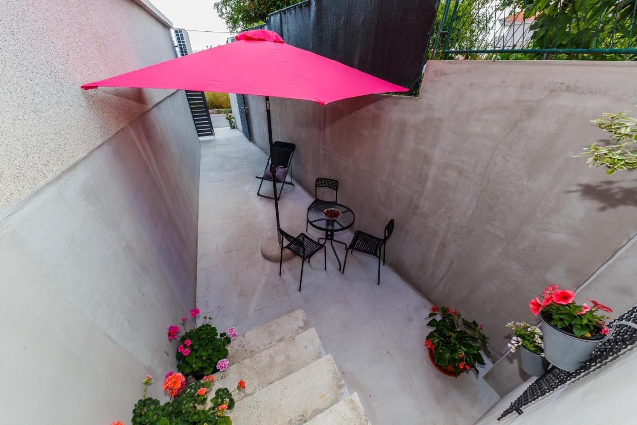 Apartmani Ujakovic Kastela Ngoại thất bức ảnh