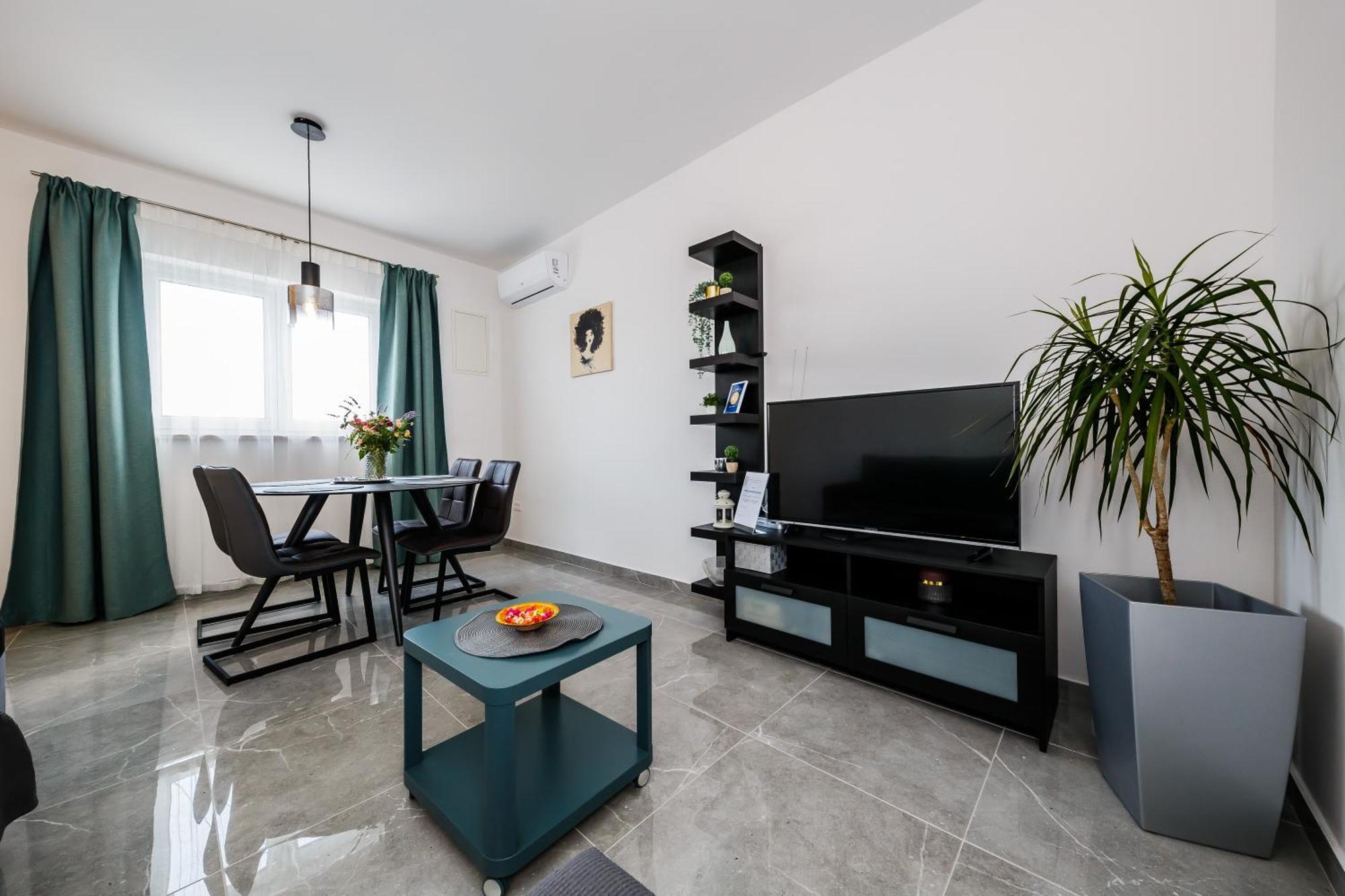 Apartmani Ujakovic Kastela Ngoại thất bức ảnh