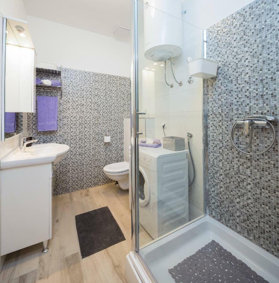 Apartmani Ujakovic Kastela Ngoại thất bức ảnh