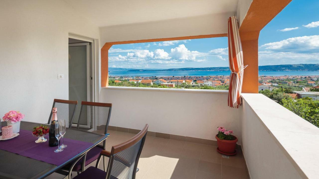 Apartmani Ujakovic Kastela Ngoại thất bức ảnh