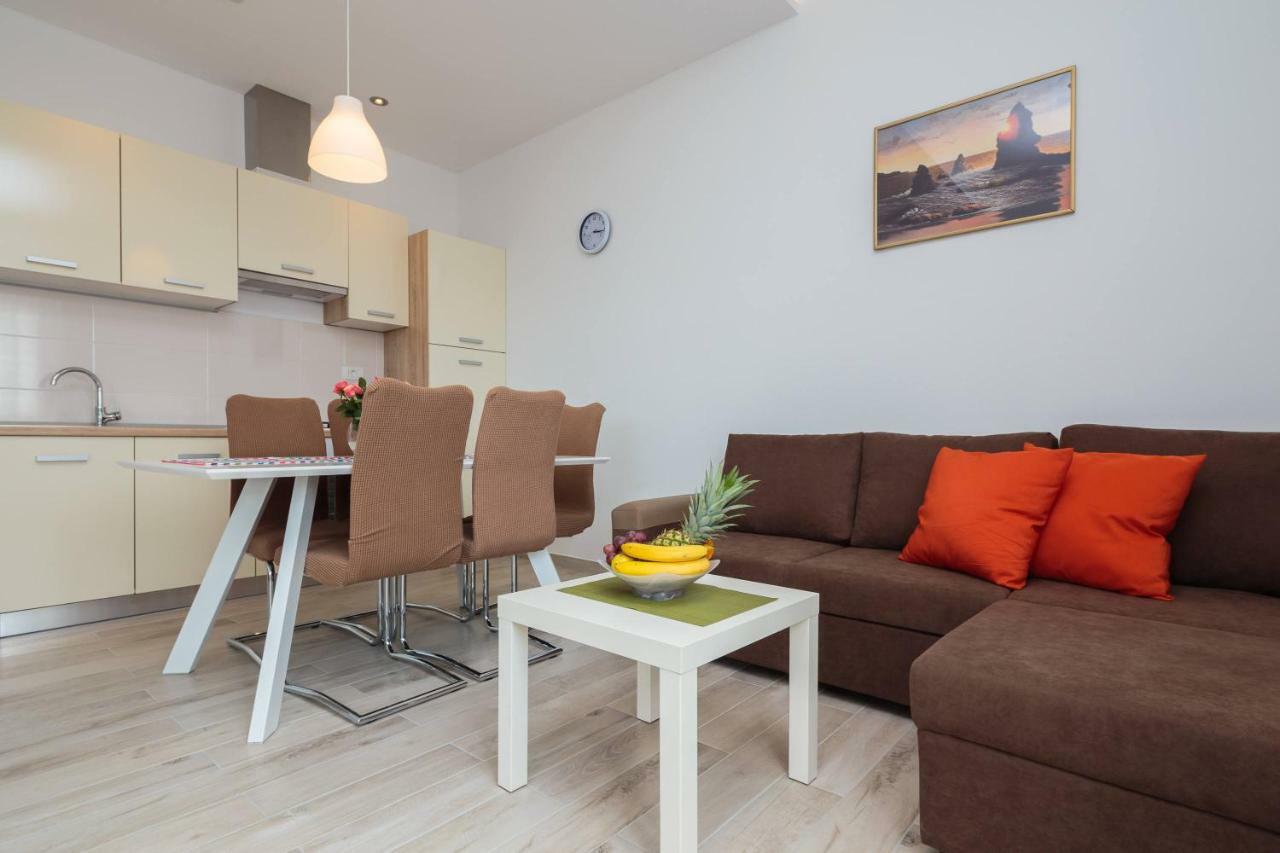 Apartmani Ujakovic Kastela Ngoại thất bức ảnh